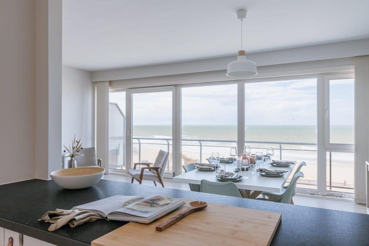 Huswell - Bright Seaview Apartment In Oostende Exteriör bild