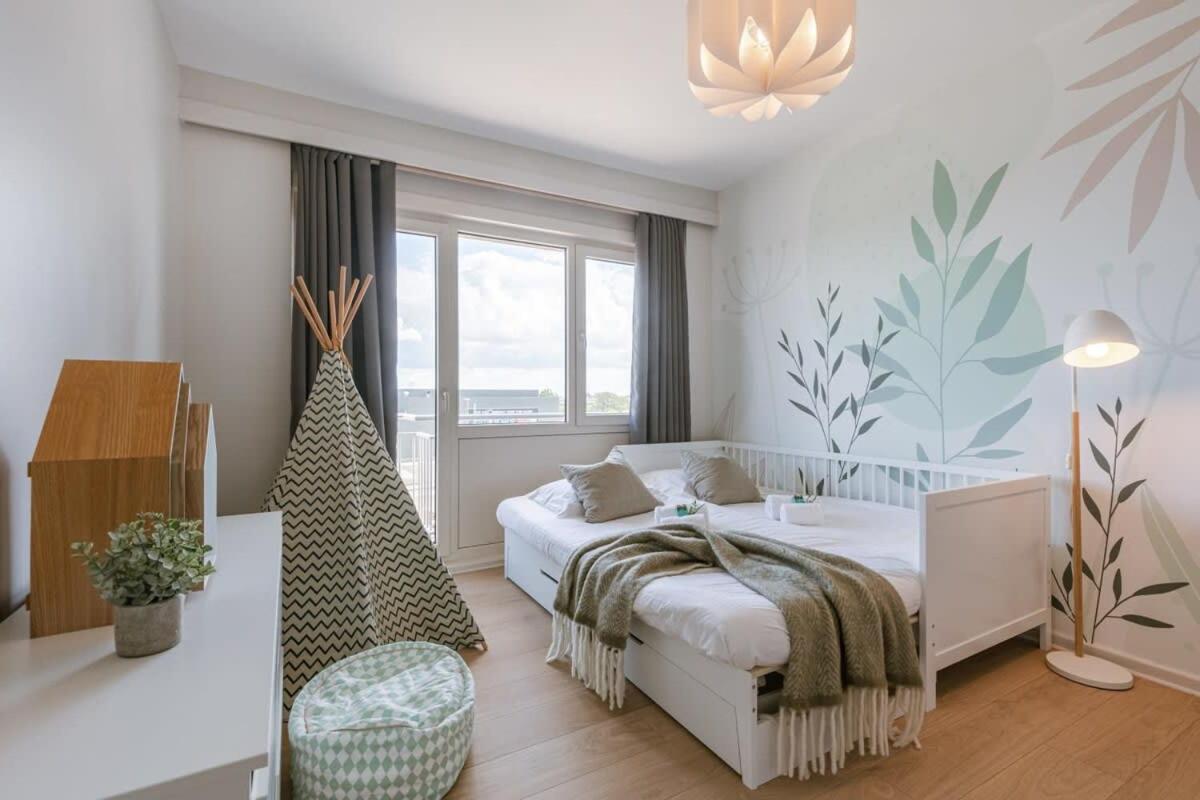 Huswell - Bright Seaview Apartment In Oostende Exteriör bild