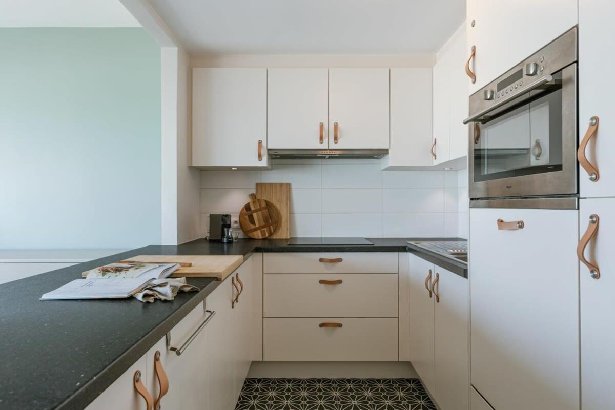 Huswell - Bright Seaview Apartment In Oostende Exteriör bild
