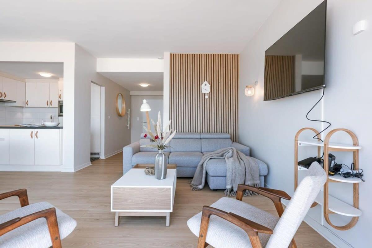 Huswell - Bright Seaview Apartment In Oostende Exteriör bild